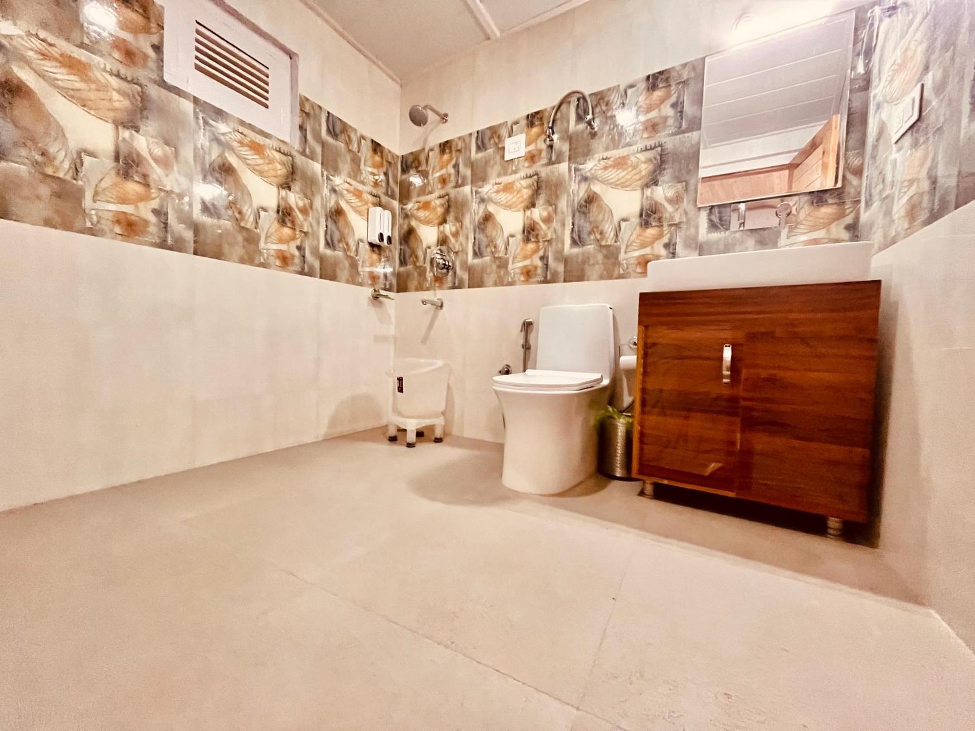 Himalayan Fort Resort, Manali - ! Riverside Property !! Big Lawn With Bonfire !! Best Selling !! Scenic River & Mountais View !! Big Parking !! Luxury Balcony Rooms !! Playing Zone !! Property Of The Year ! M 98160-43600 エクステリア 写真