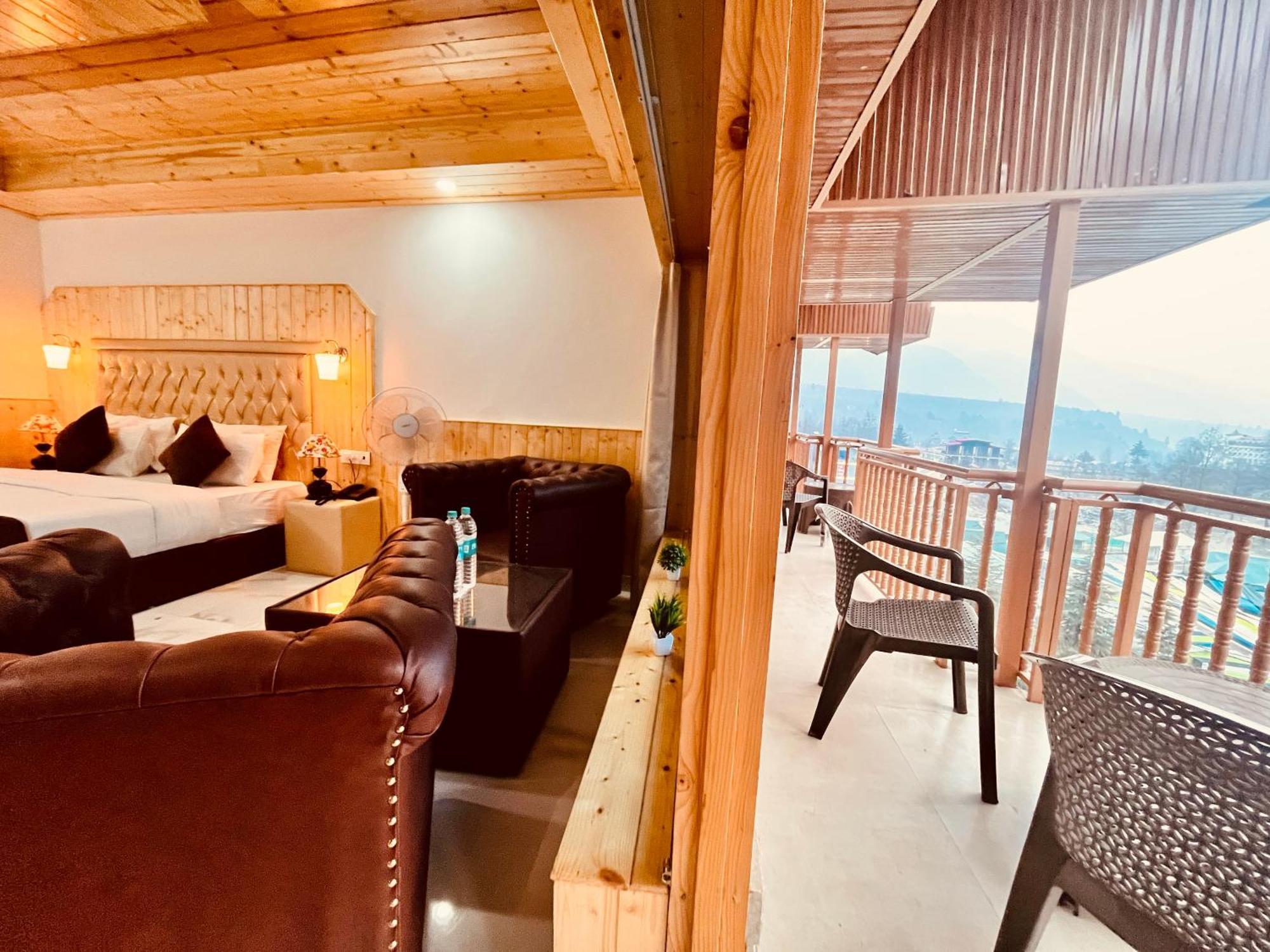Himalayan Fort Resort, Manali - ! Riverside Property !! Big Lawn With Bonfire !! Best Selling !! Scenic River & Mountais View !! Big Parking !! Luxury Balcony Rooms !! Playing Zone !! Property Of The Year ! M 98160-43600 エクステリア 写真