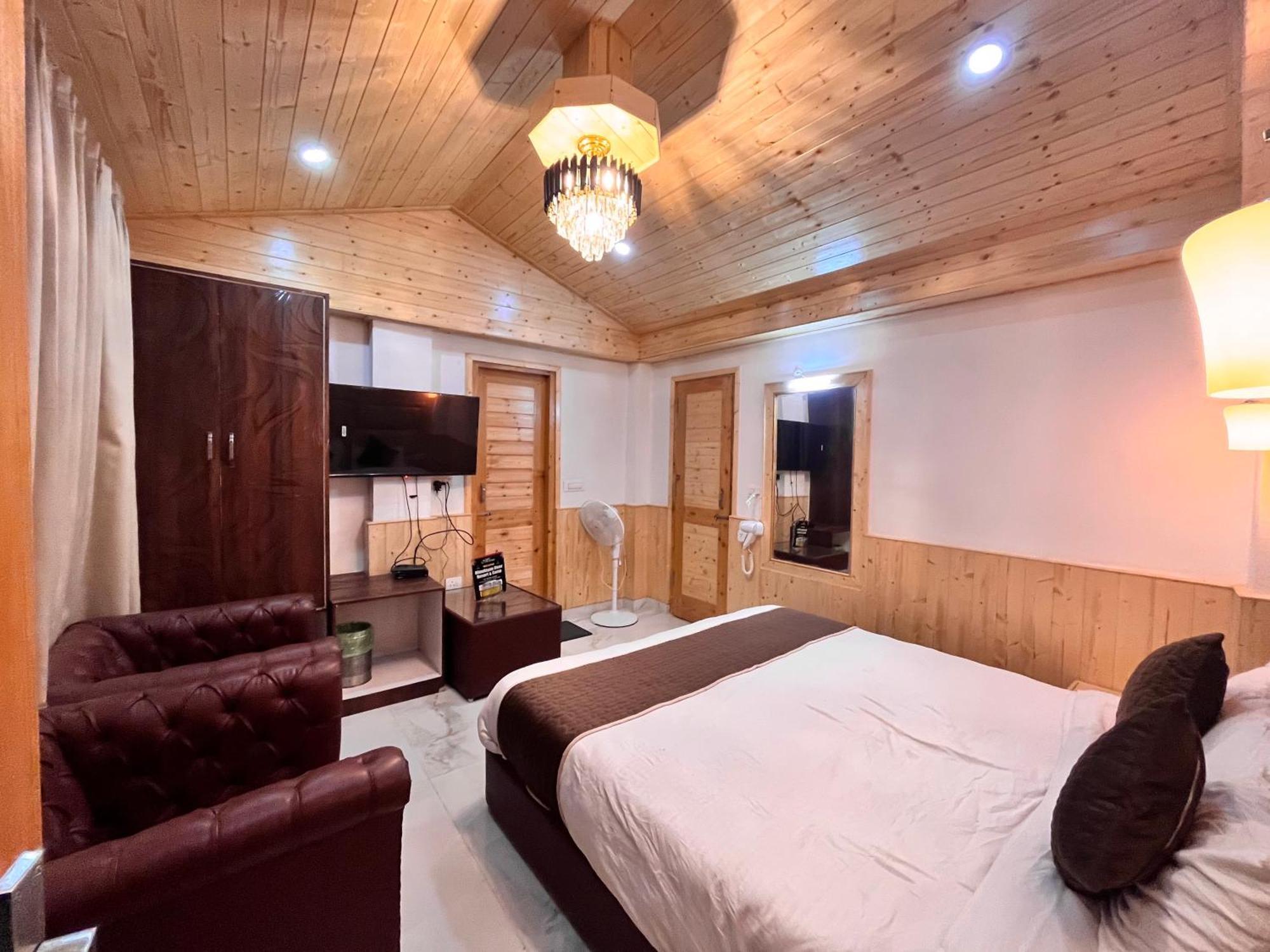 Himalayan Fort Resort, Manali - ! Riverside Property !! Big Lawn With Bonfire !! Best Selling !! Scenic River & Mountais View !! Big Parking !! Luxury Balcony Rooms !! Playing Zone !! Property Of The Year ! M 98160-43600 エクステリア 写真